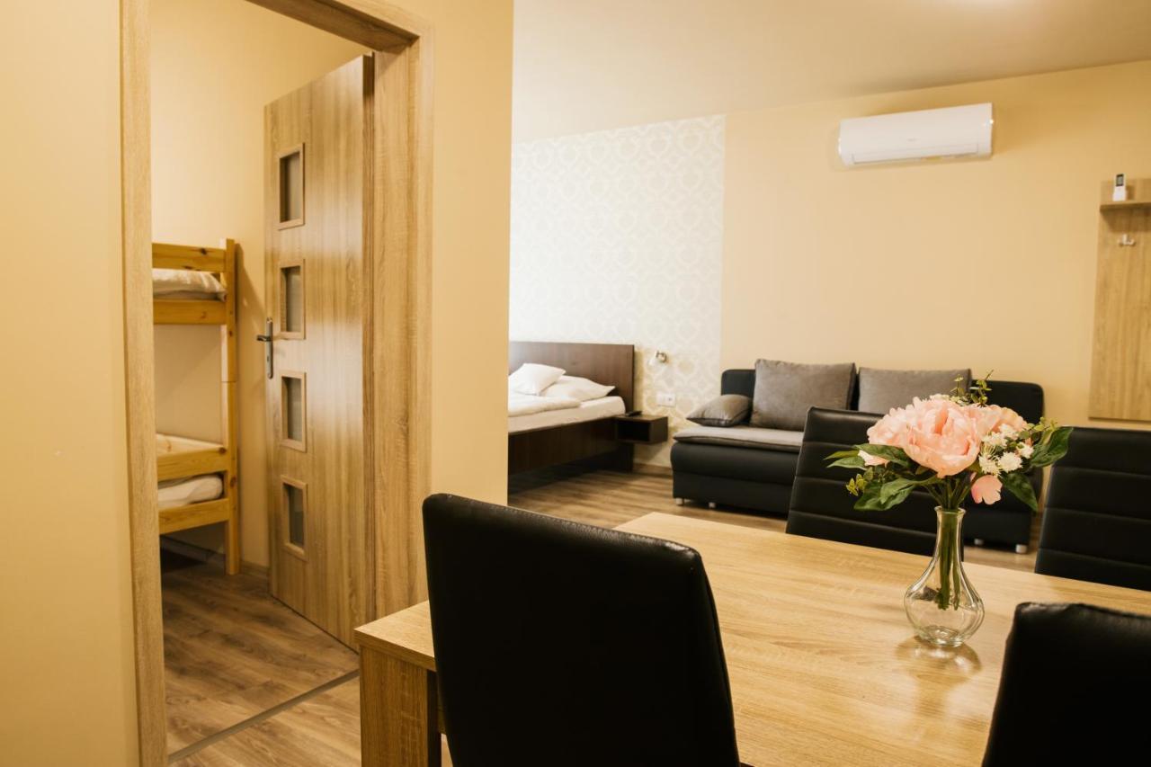 Jazmin Apartmany Veľký Meder Buitenkant foto