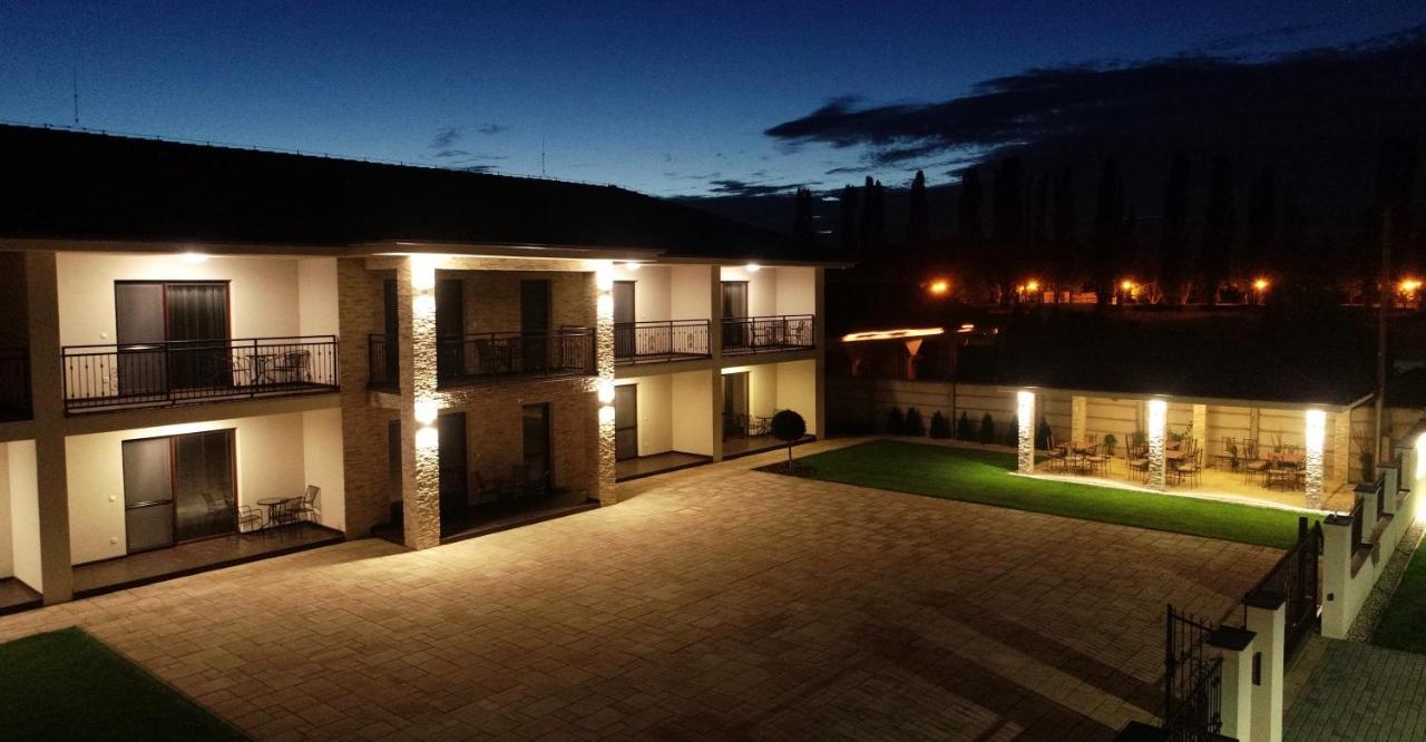 Jazmin Apartmany Veľký Meder Buitenkant foto