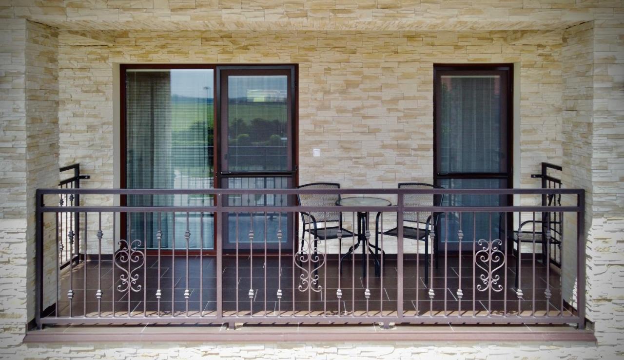 Jazmin Apartmany Veľký Meder Buitenkant foto