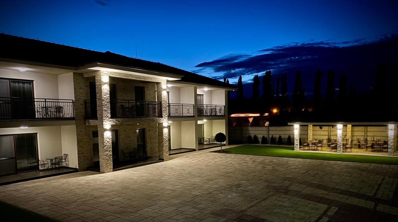 Jazmin Apartmany Veľký Meder Buitenkant foto